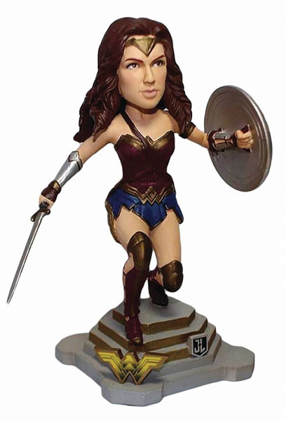 Wonder Woman: Saving the Day Premium Format Figure by Sideshow