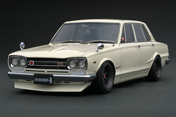 Ignition Model 1:18 Nissan Skyline 2000 GT-R (PGC10) Silver