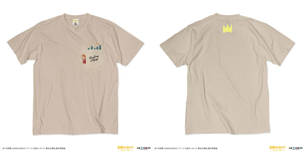 TVアニメ「王様ランキング 勇気の宝箱」キャラクターポケットTシャツ2(ヒリング) サンドベージュ L[AIR TWOKYO]《発売済・在庫品》