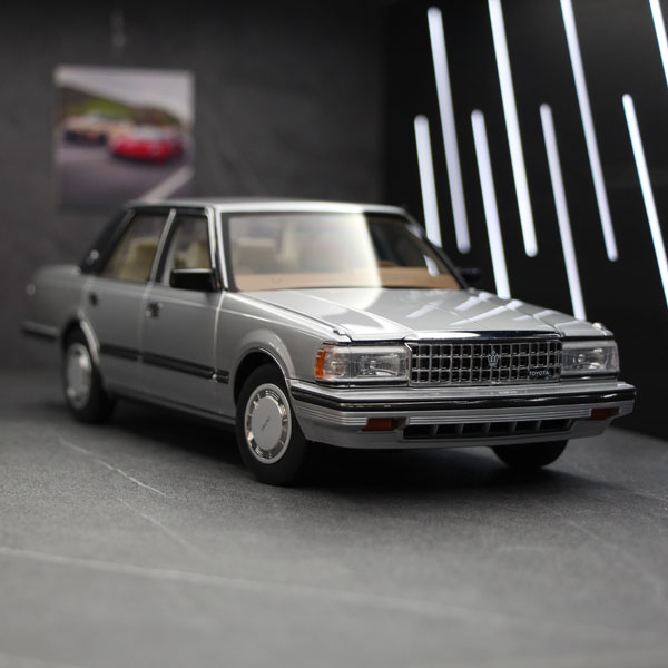 AmiAmi [Character & Hobby Shop] | 1/18 Toyota Crown MS122 Silver