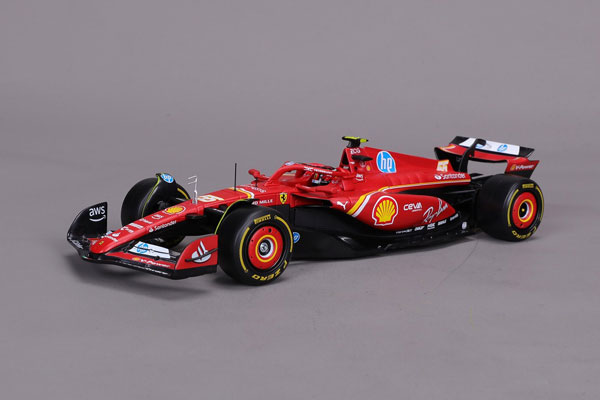 Bburago 1/24 Ferrari SF-24 2024 No,55 C. Saints Jr w/Driver & Clear Case 画像 1