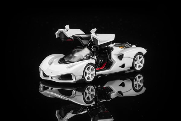 MOTORHELIX 1/64 Nilu Suzuka White รูปภาพ 1