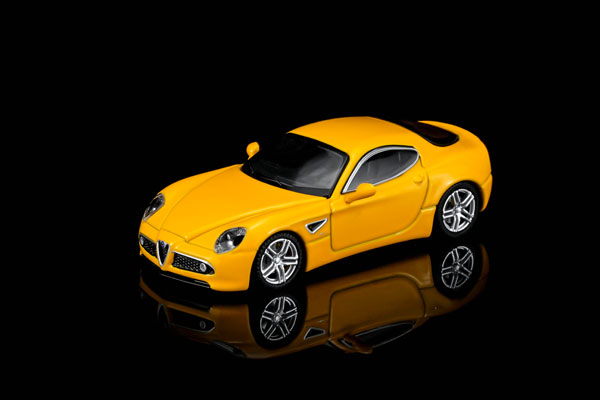 MOTORHELIX 1/64 Alfa Romeo 8C Competizione 2008 Giallo Mica Yellow รูปภาพ 1