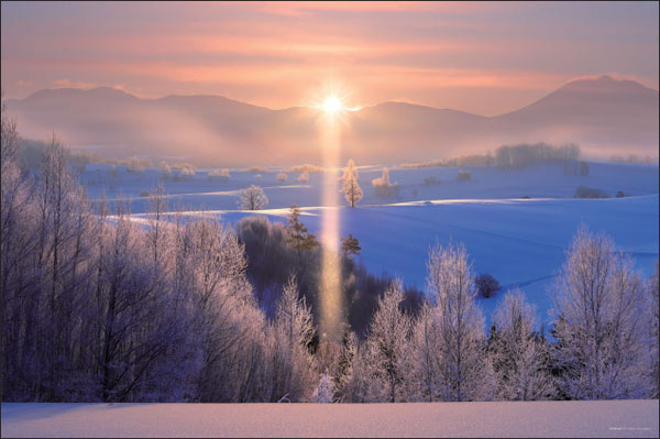 Jigsaw Puzzle Twinkling Sun Pillars in a Miraculous Snowscape (Hokkaido) 1000pcs (10-1512)