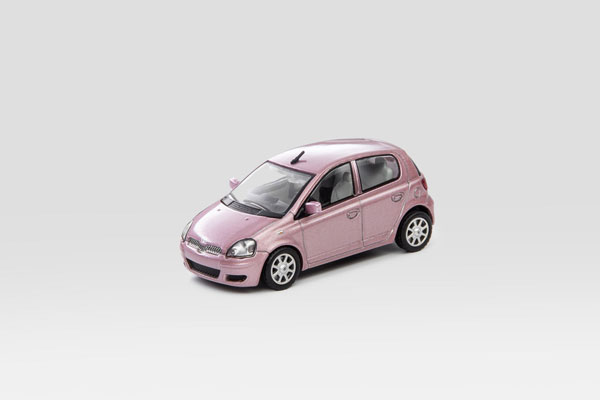 1/64 Toyota Vitz 5-Door (P10) (LHD) Pink