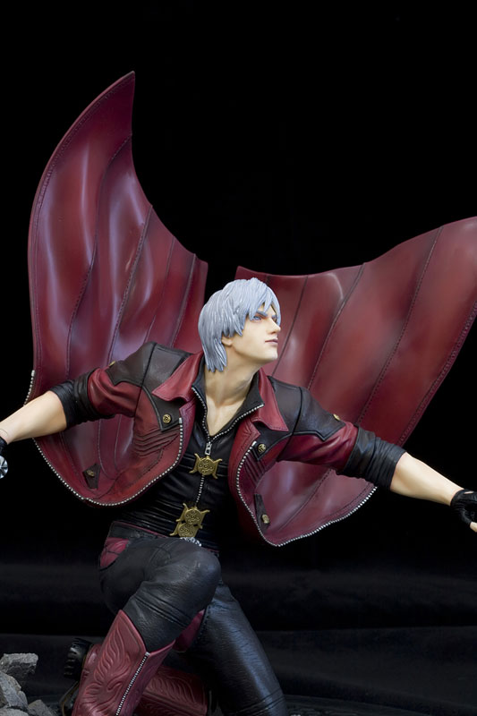 Ultimate Dante Action Figure  Devil May Cry 4 - Tokyo Otaku Mode (TOM)