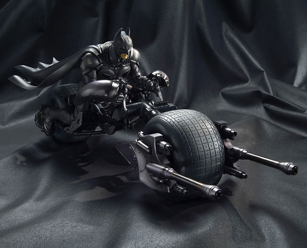 MOVIE REALIZATION BATMAN＆BAT-POD　バットポッド Bandai Movie Realization Batman & Bat-Pod combo set The Dark