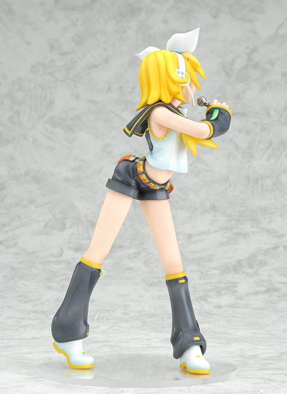 Vocaloid Kagamine Rin Rin-chan Now! Adult Ver. 1/8 Figure