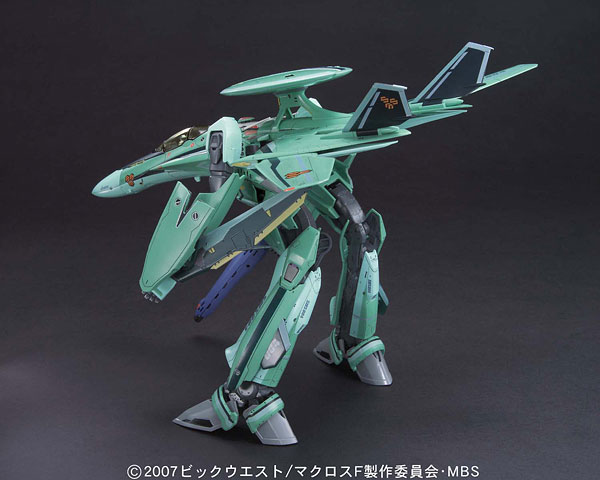 AmiAmi [Character & Hobby Shop] | Macross Frontier 1/72 RVF-25 Messiah  Valkyrie Luca Type Plastic Model(Released)