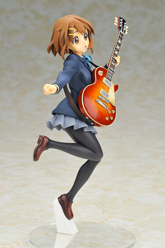 Alter K-ON!: Yui Hirasawa 1:8-Scale PVC Figure