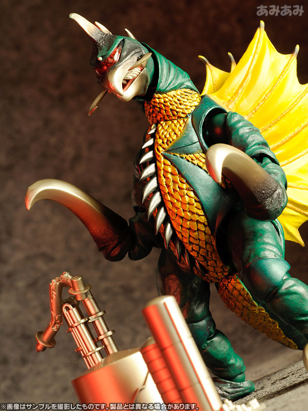ゴジラ  REVOLTECH GIGAN godzilla revoltech #023 super poseable action figure