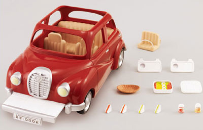 Sylvanian families store family saloon car