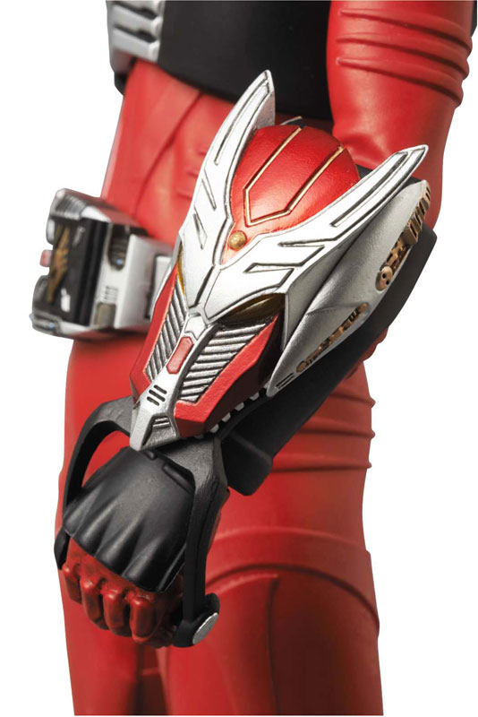 RAH 仮面ライダー龍騎 2013 デラックスタイプ 仮面ライダー龍騎』 仮面