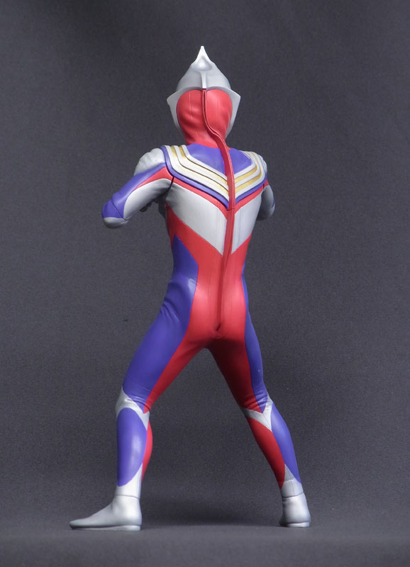 ウルトラマン3こ S.H.Figuarts (SHINKOCCHOU SEIHOU) ULTRAMAN TIGA MULTI TYPE