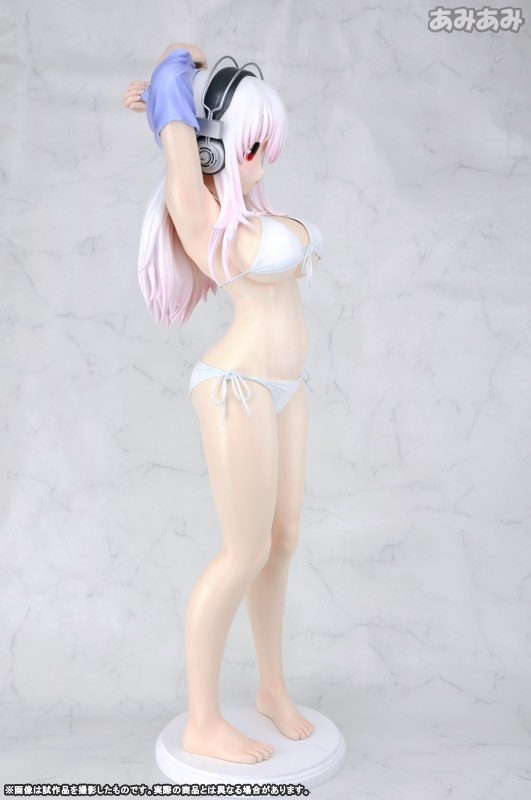 AmiAmi [Character & Hobby Shop] | Super Sonico 1/2 Super Big