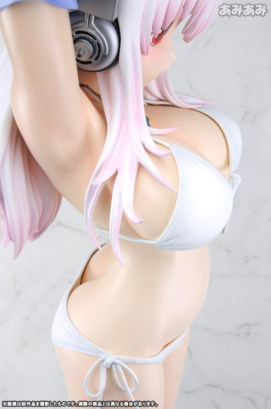 AmiAmi [Character & Hobby Shop] | Super Sonico 1/2 Super Big