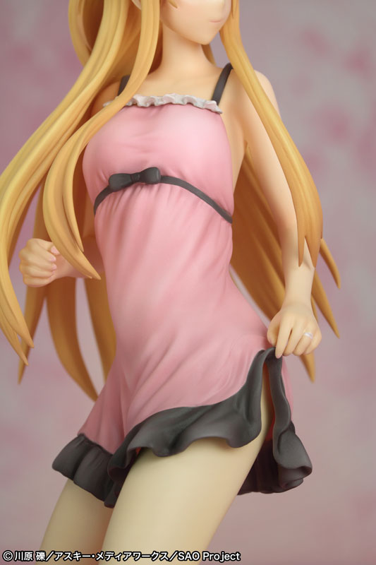 AmiAmi [Character & Hobby Shop]  Sword Art Online - Asuna -Knights of the  Blood Ver.- 1/8 Complete Figure(Released)