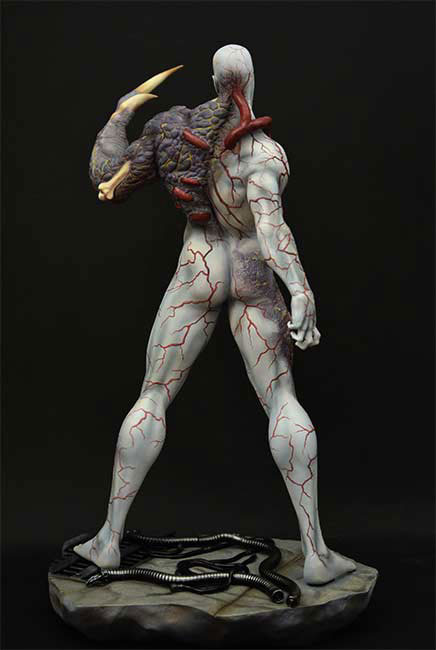 RESIDENT EVIL TYRANT フィギュア Numskull Resident Evil Tyrant T-002 11-in Statue | GameStop