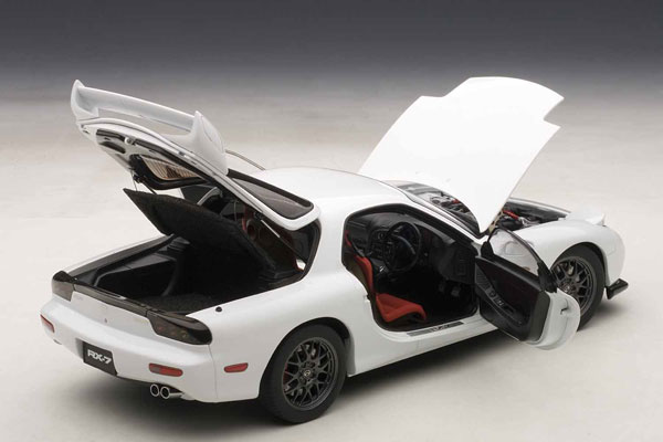 AmiAmi [Character & Hobby Shop] | 1/18 Scale Diecast Model Car Mazda RX-7 ( FD) Spirit R Type A (White)(Back-order)