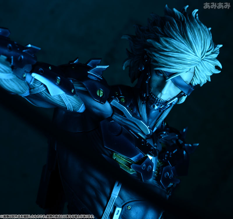 Metal Gear Rising: Revengeance Raiden 1/6th Scale Figure: Sentinel