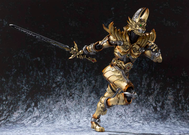 AmiAmi [Character & Hobby Shop] | 魔戒可动黄金骑士牙狼(冴岛钢牙