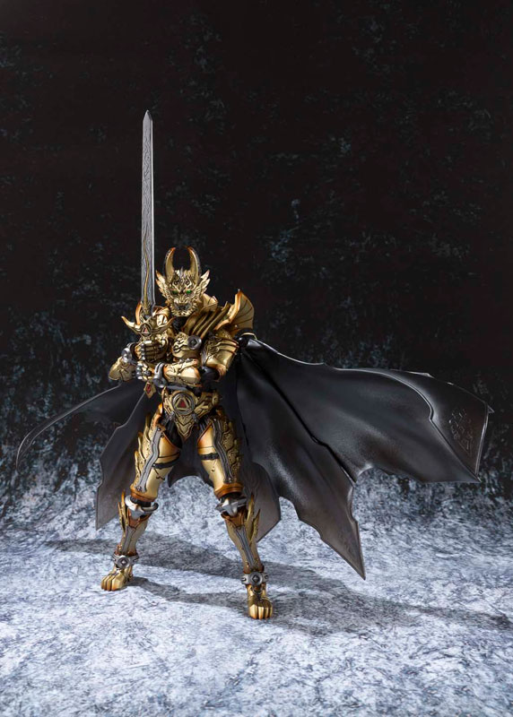 AmiAmi [Character & Hobby Shop] | 魔戒可动黄金骑士牙狼(冴岛钢牙