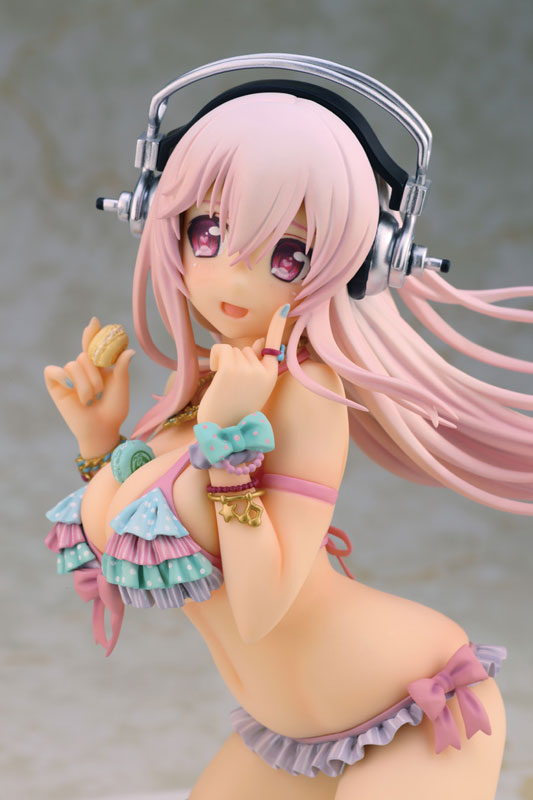 alphamax すーぱーそに子withマカロンタワー 1/7スケールフィギュア Super Sonico with Macaron Tower 1/7 Scale Completed Figure