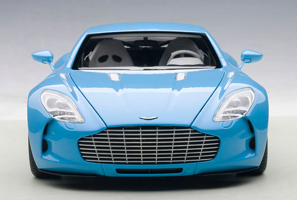 AmiAmi [Character & Hobby Shop] | Signature Series 1/18 Aston Martin ONE-77  (Tiffany Blue)(Released)