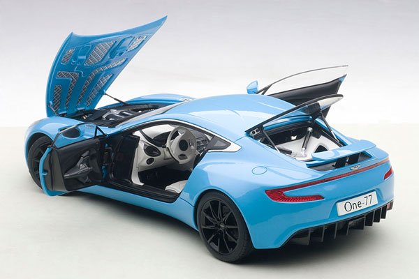 AmiAmi [Character & Hobby Shop] | Signature Series 1/18 Aston Martin ONE-77  (Tiffany Blue)(Released)