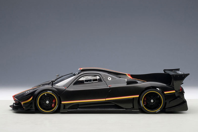 AmiAmi [Character & Hobby Shop] | Signature Series 1/18 Pagani Zonda  Revolution (Carbon Black)(Released)