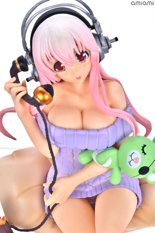 Super sonico on sale figure telephone