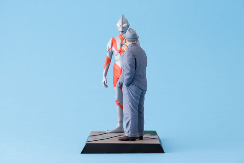円谷英二　ウルトラマン　Eiji Tsuburaya Master 洋書 Yahoo!オークション - 洋書 EIJI TSUBURAYA MASTER OF MONSTERS