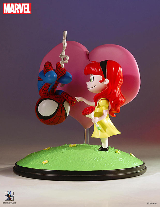 Gentle Giant Spider-Man And Mary Jane Statue