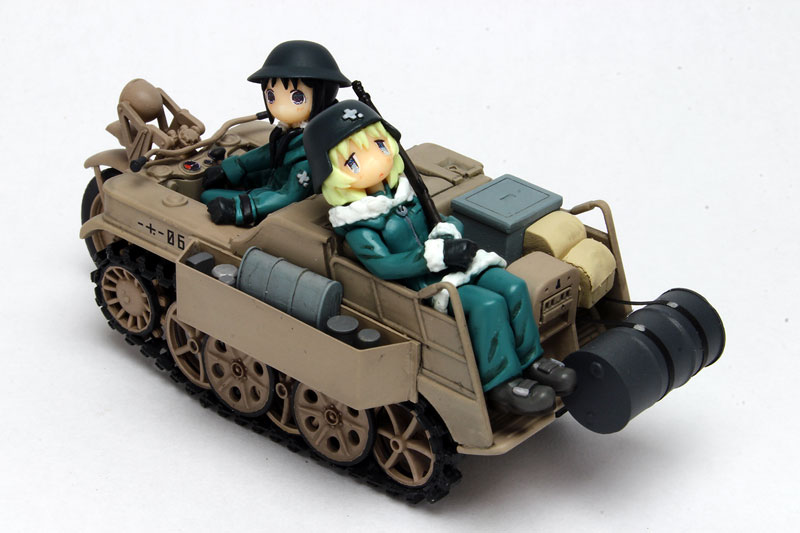 AmiAmi [Character & Hobby Shop] | 1/35 Shoujo Shuumatsu Ryokou Kettenkrad  w/Chito & Yuri Figure 2Item Set Plastic Model(Released)