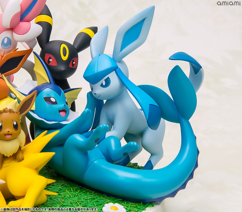 Bandai Big Egg Pokemon Eevee Friends Figure Collection