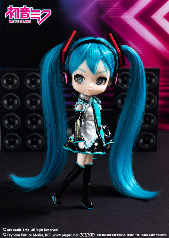 Hatsune miku barbie discount doll