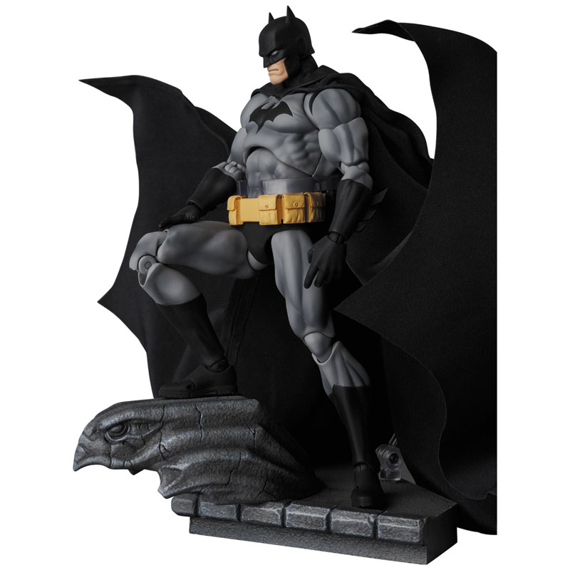 マフェックス No.126 MAFEX BATMAN “HUSH” BLACK…-