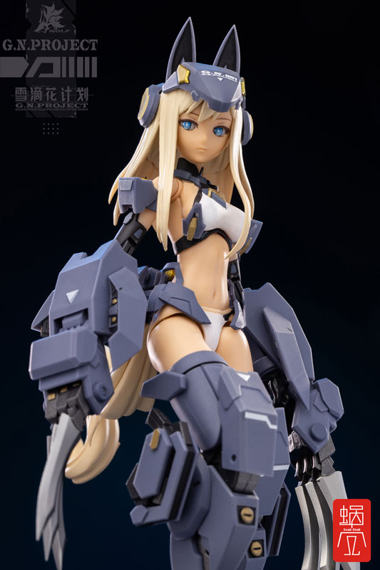 FIGURE-060337_06.jpg