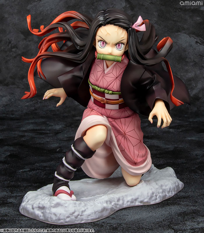 ACTION FIGURE DEMON SLAYER: KIMETSU NO YAIBA - NEZUKO KAMADO E TANJIRO  KAMADO - PRECIOUS G.E.M SERIES REF.