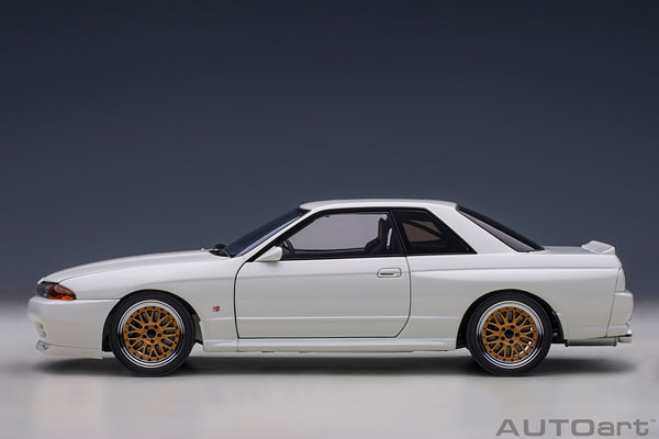 オートアート 1/18 日産 スカイライン GT-R (R32) 湾岸ミッドナイト 零