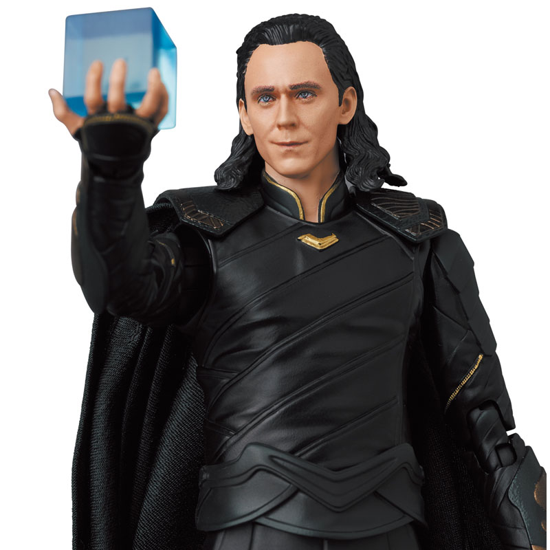 FIGURE-132864_06.jpg