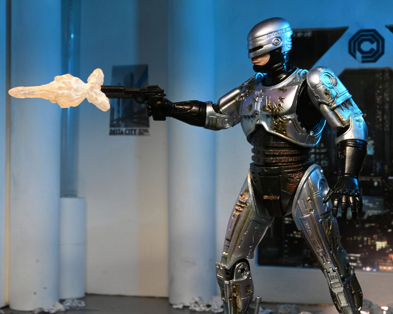 NECA [ロボコップ]AlexjMurphy BATTLEDamage!VER Amazon.com: NECA Ultimate Robocop Alex Murphey in OCP