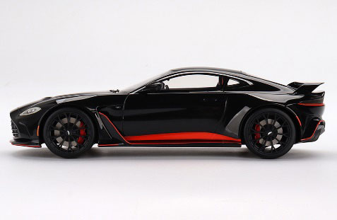 Aston Martin V12 Vantage 1/18黒 Aston Martin V12 Vantage RHD Right Hand Drive Jet Black with
