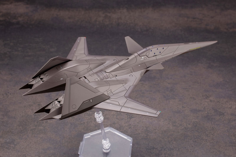Amazon.com: Kotobukiya Ace Combat Series: ADF-01 1:144 Scale