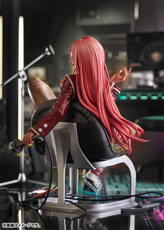 FIGURE-169230_09.jpg