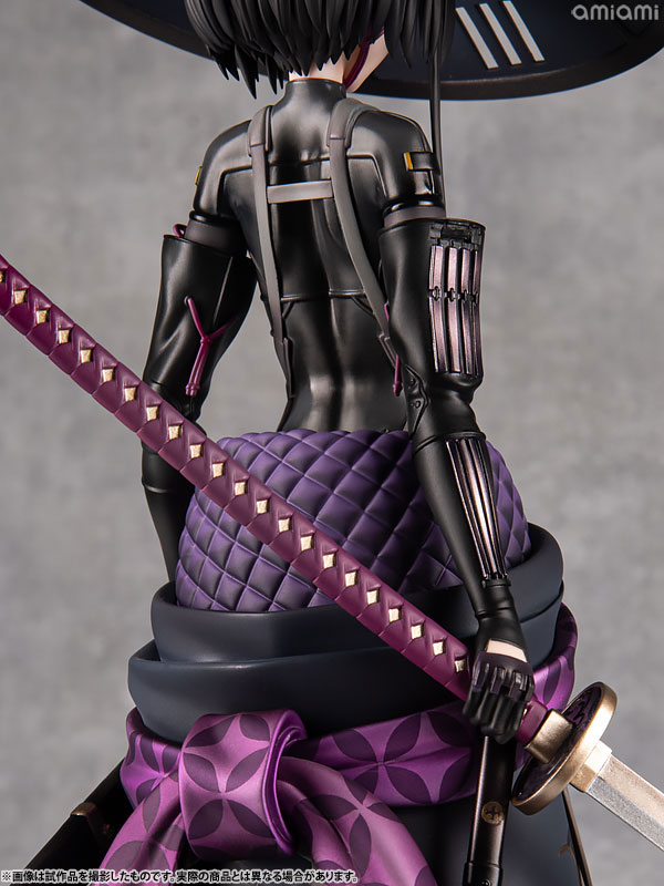 FALSLANDER RONIN　　1/7スケール Amazon.com: Kadokawa Falslander: Ronin 1:7 Scale PVC Figure