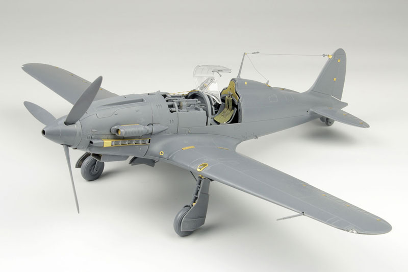 AmiAmi [Character & Hobby Shop] | 1/32 Italian Air Force Macchi MC.202  Folgore Plastic Model w/Photo-etched Parts(Released)