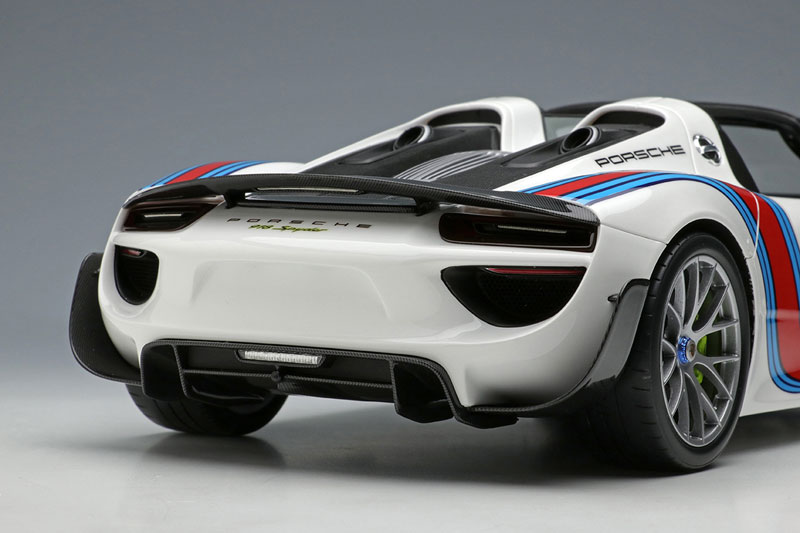 AmiAmi [Character & Hobby Shop] | 1/18 Porsche 918 Spyder Weissach Package 2011  White (Martini Stripe)(Pre-order)(Single Shipment)