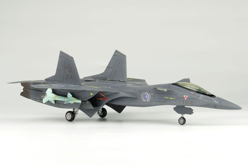 FFR-31 SYLPHID 1/72 プラモデルキット 戦闘妖精雪風」よりミサイル装備の「FFR-31 シルフィード」新作
