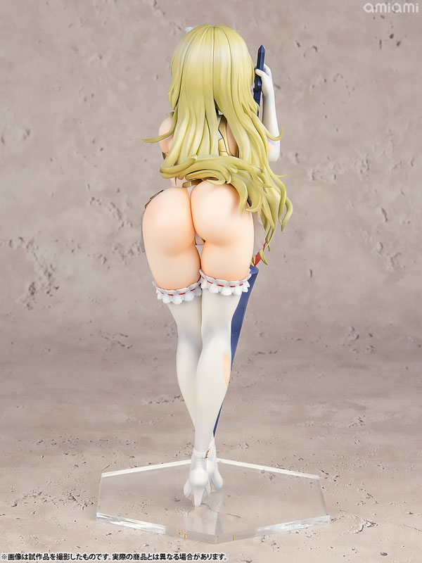 FIGURE-182937_05.jpg